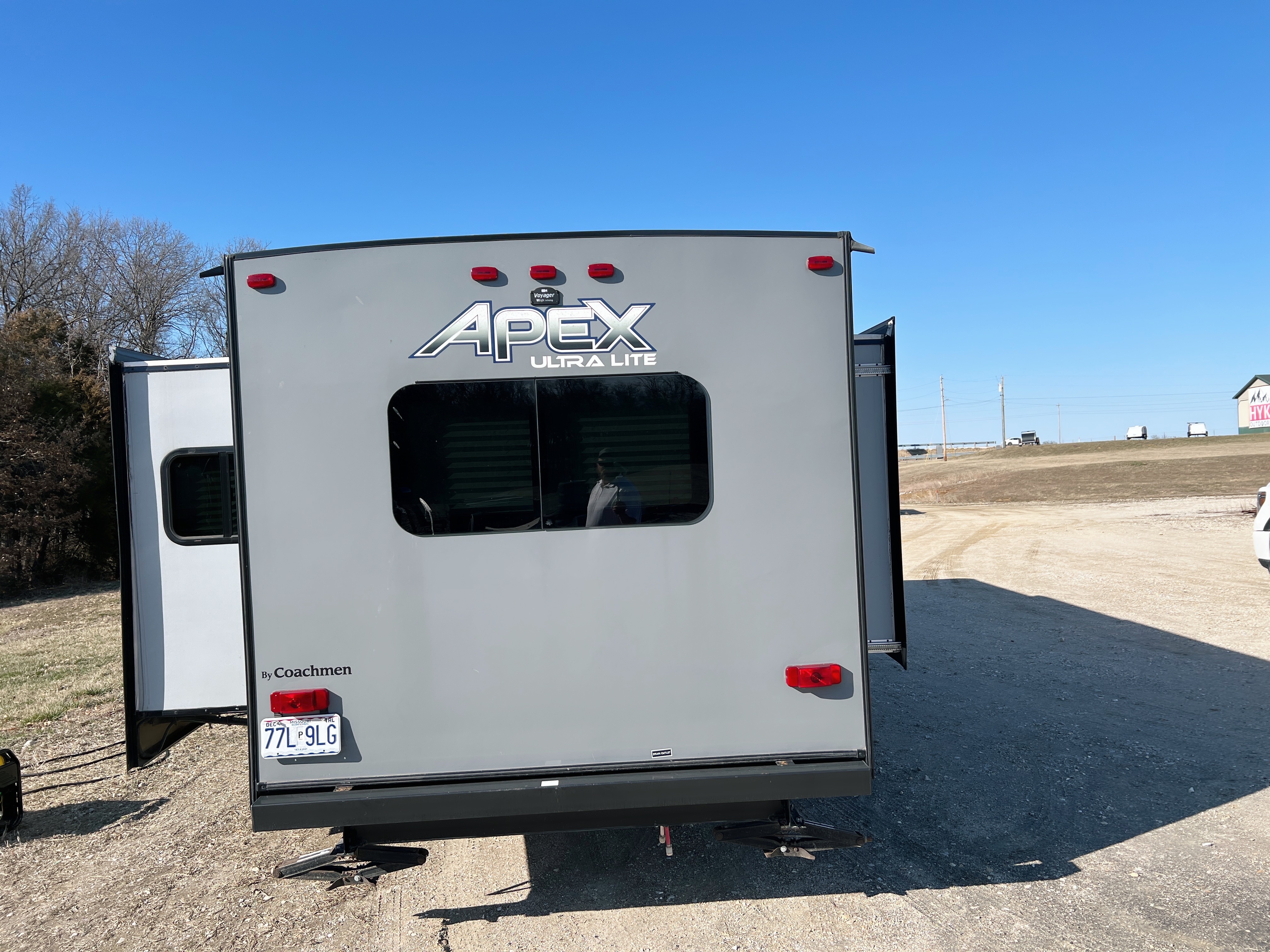 Coach – Coachmen Apex Ultra Light