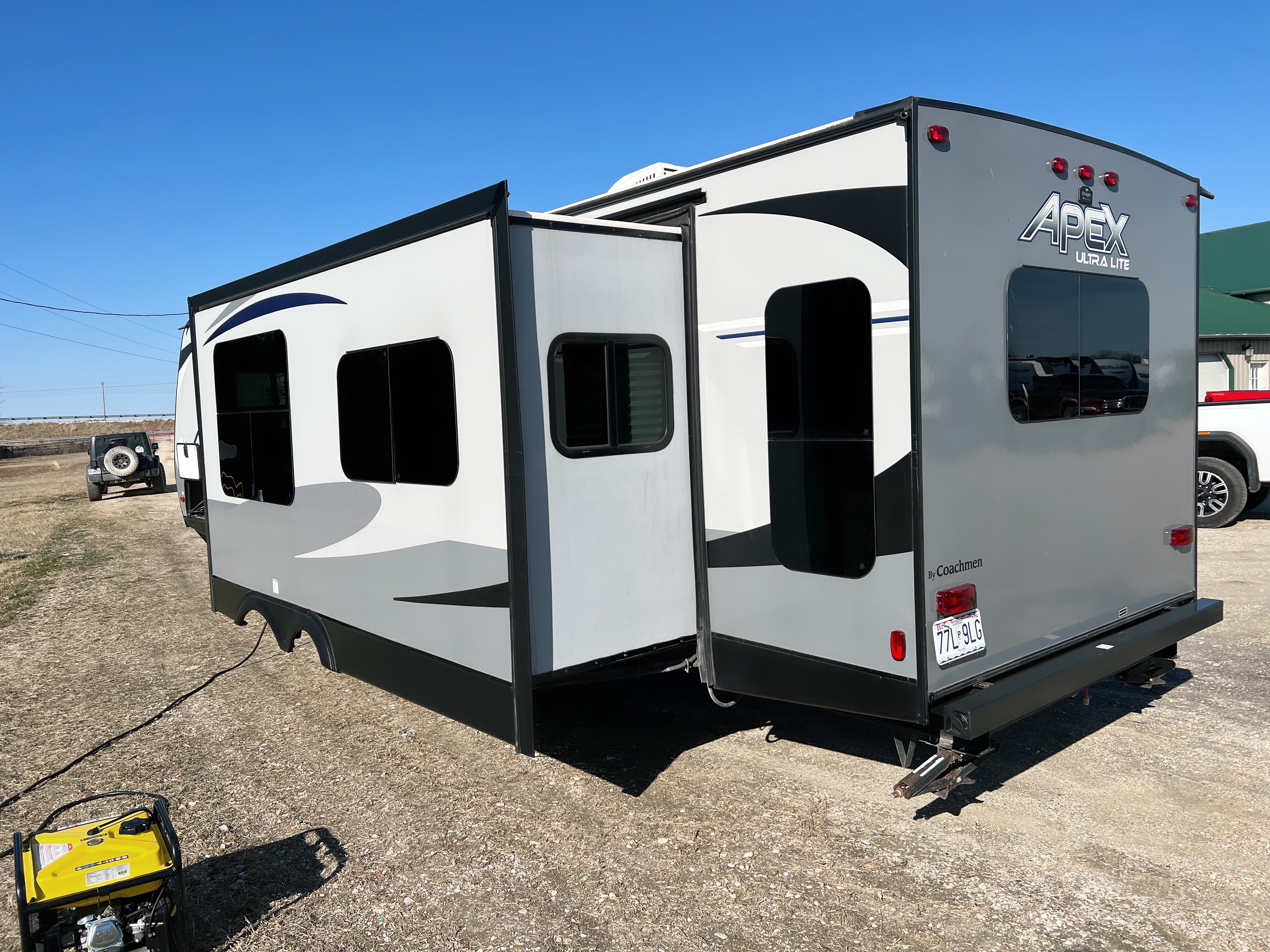 Coach – Coachmen Apex Ultra Light